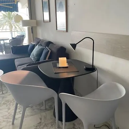 Terrasse En Front De Apartamento