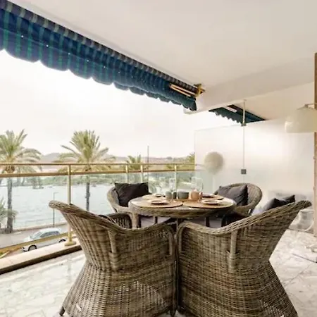 Terrasse En Front De Apartment *