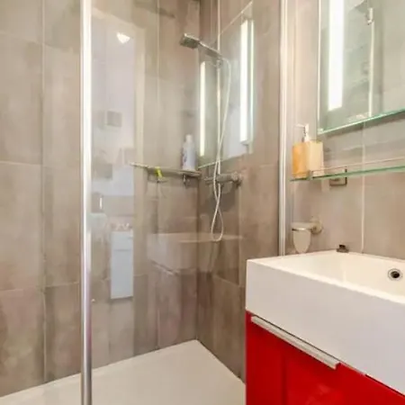 Terrasse En Front De *