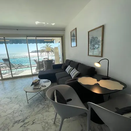 Terrasse En Front De Apartment